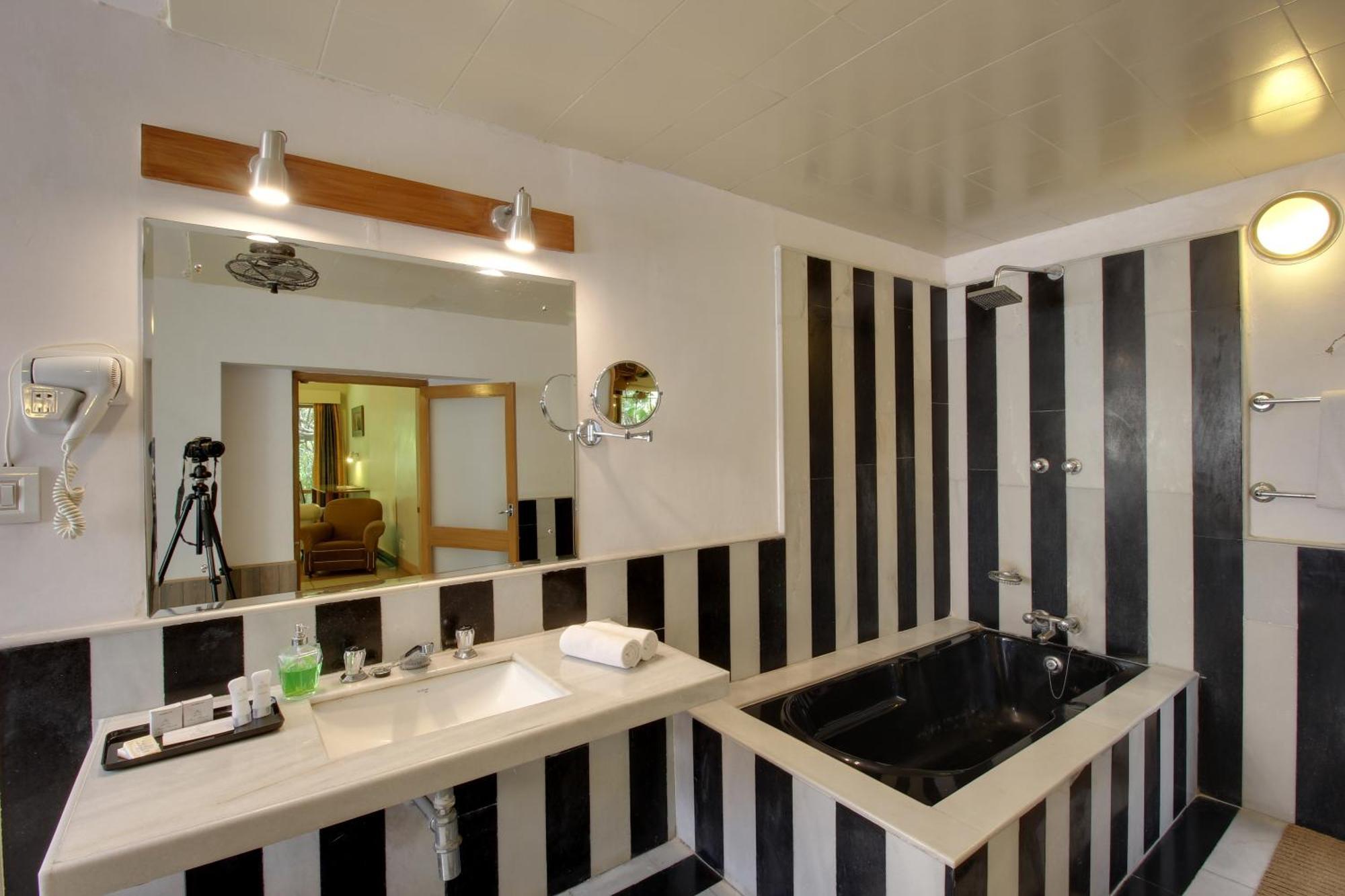 Hotel Inn Season Mahāmandir Extérieur photo